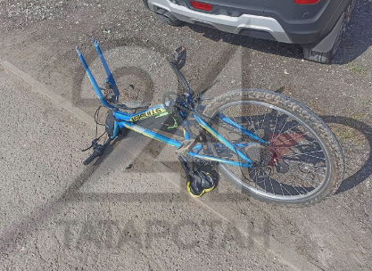 Ребенок на велосипеде попал под колеса КАМАЗа в Кукморе